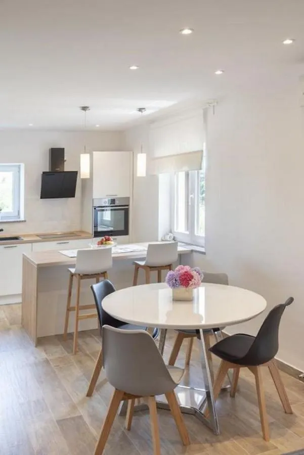Apartment Roma - With Terrace Valbandon