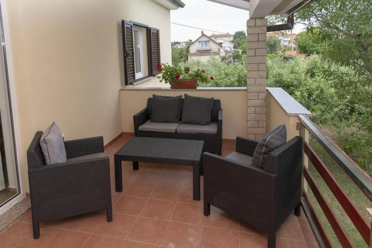 Apartment Roma - With Terrace Valbandon